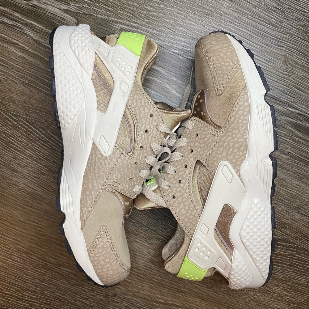 Nike Air Hurache Run - image 7